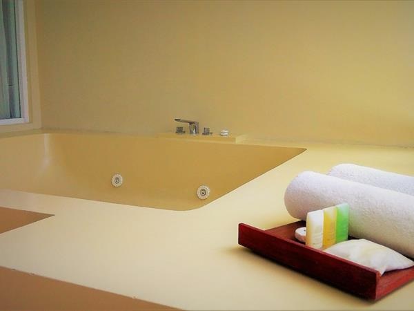 スイートルーム キング(117平米)バスタブ