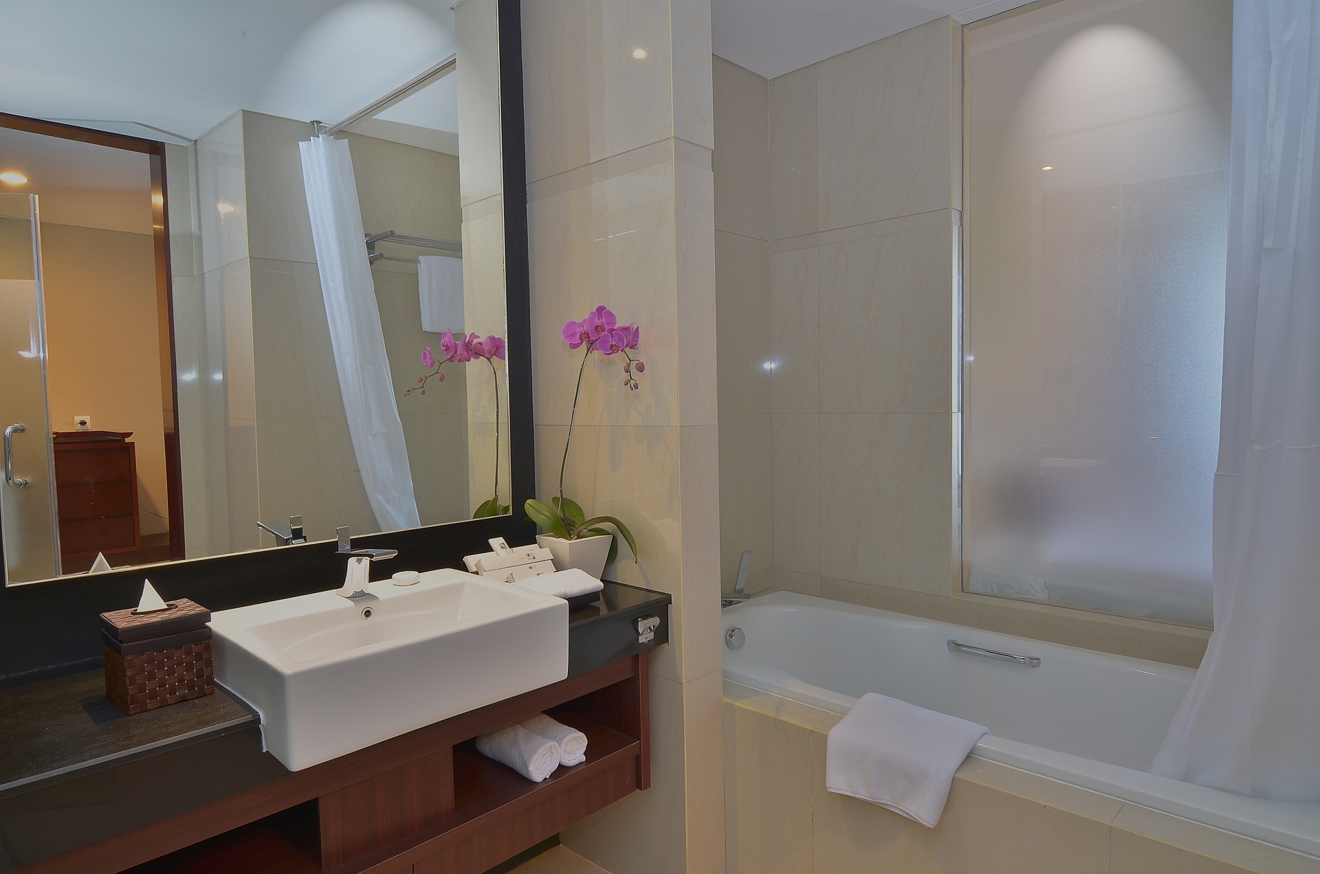 プールビュー バスルーム