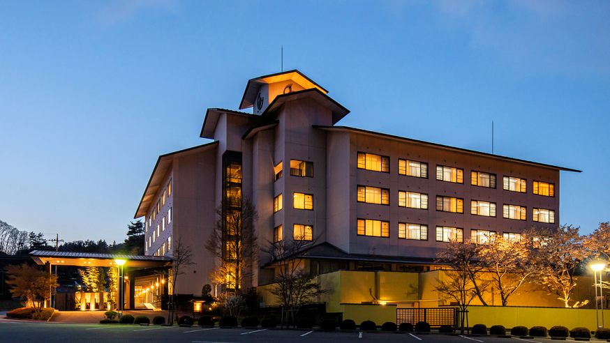 【平日限定】上質な静寂に包まれる贅沢温泉旅◆今だけ3，300円引き〜1泊2食付き基本プラン〜