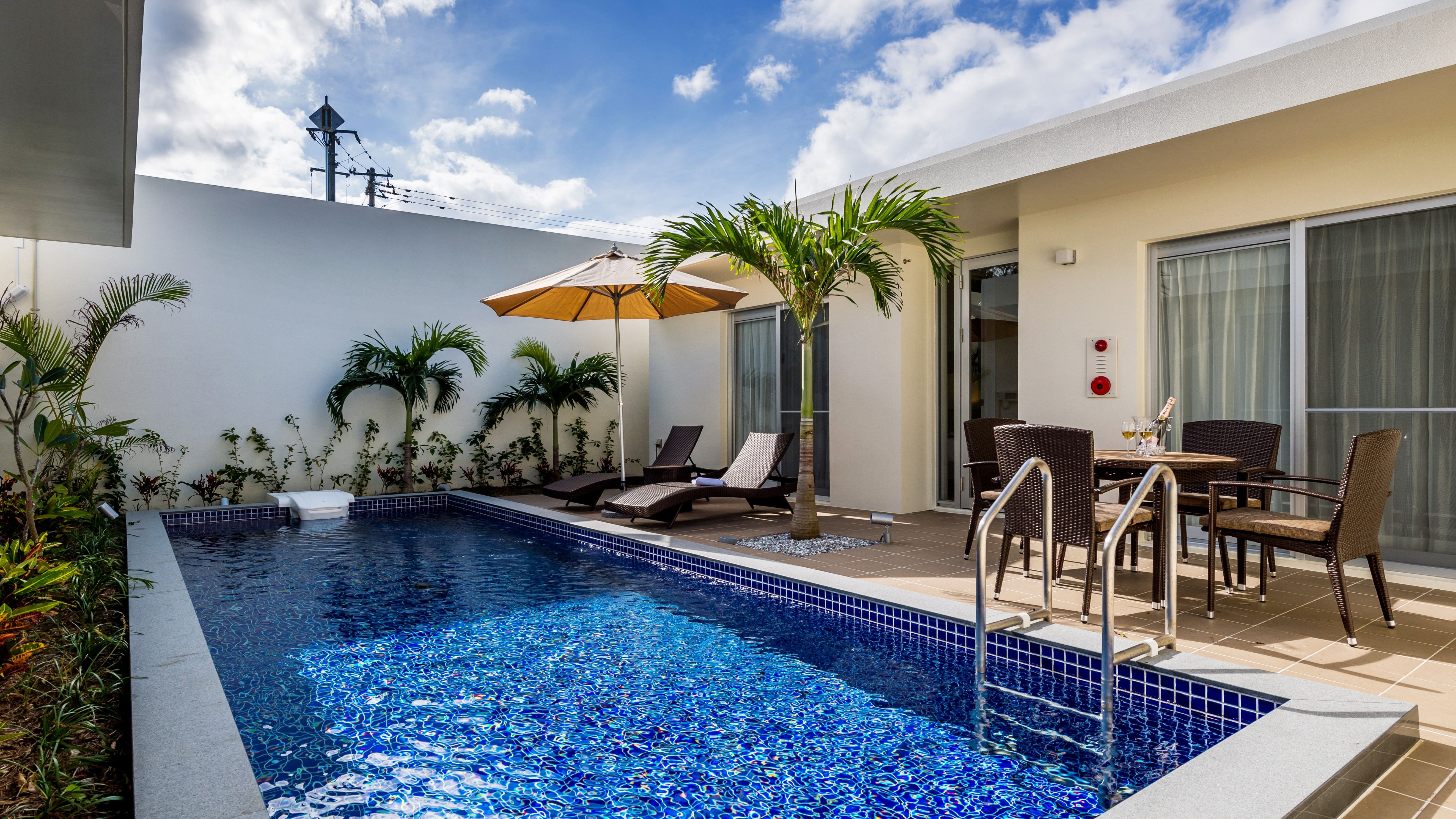 【LOTUS：プライベートプール】中庭を囲むプライベート空間。コンドミニアムならではの自由な滞在を。