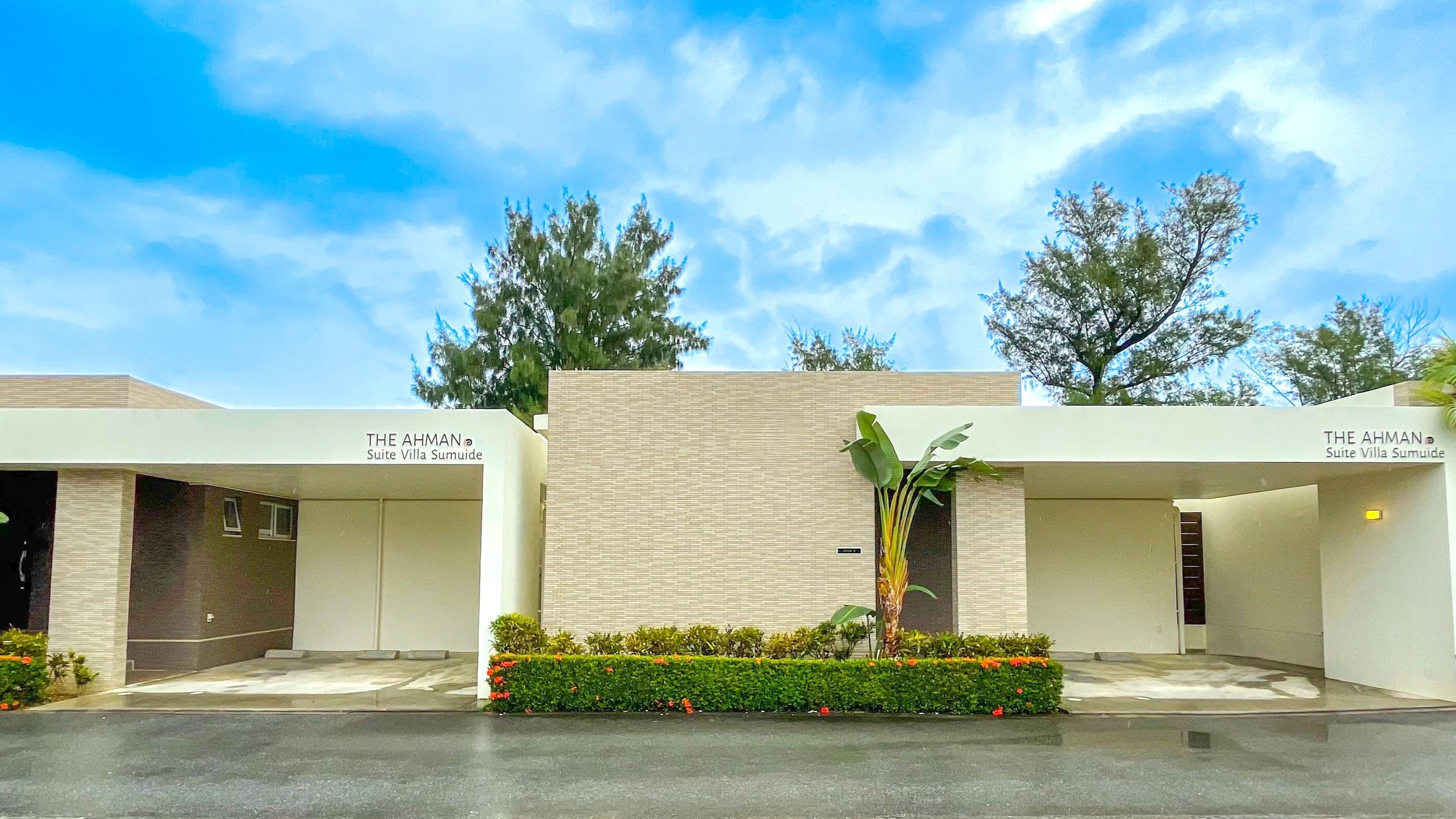 【外観】シンプルでモダンな外観。あなただけのプライベートヴィラへようこそ。