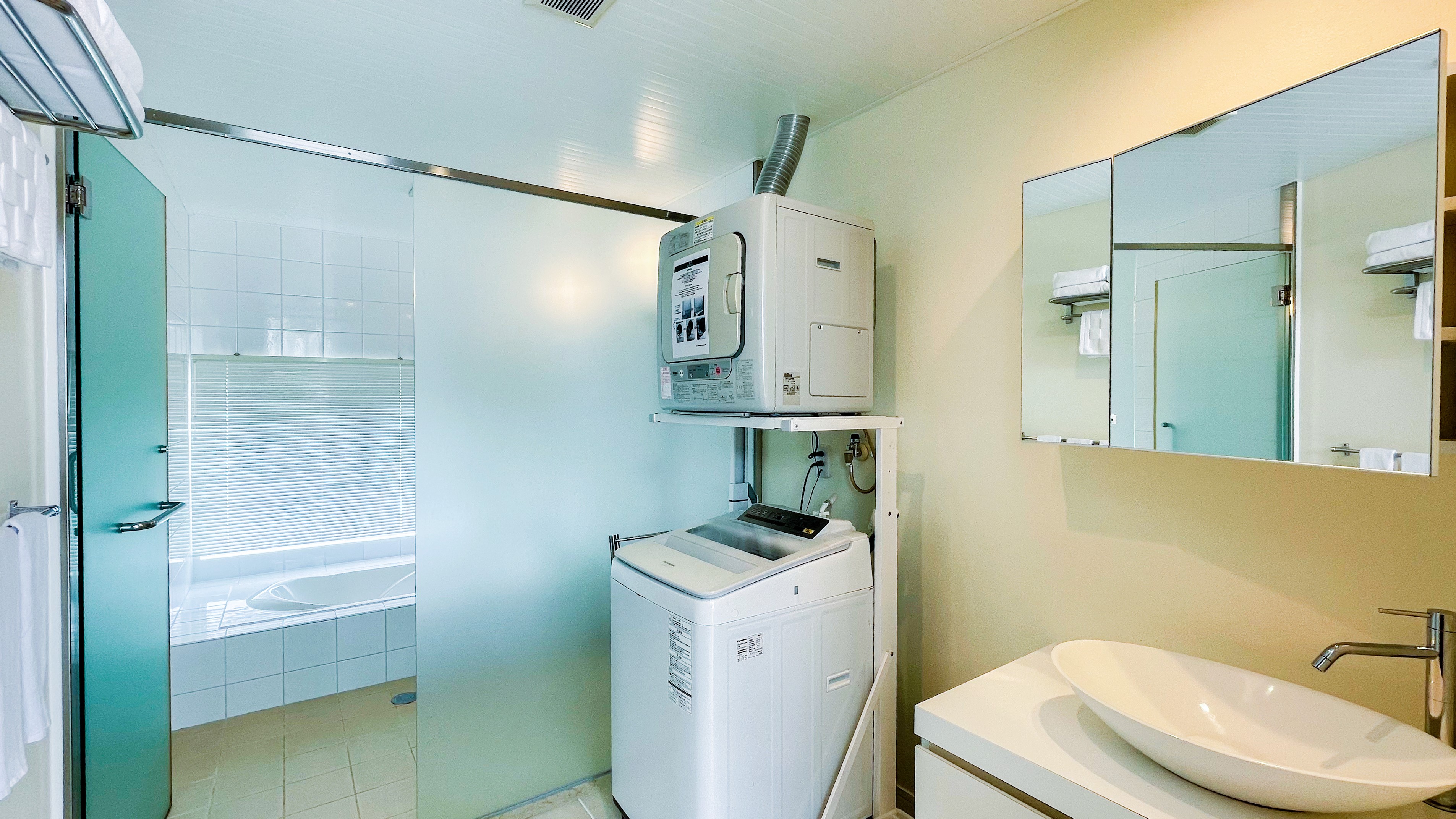 【ORCHID：洗濯所】ランドリー設備を完備。長期滞在や水着の洗濯にも大変便利です。