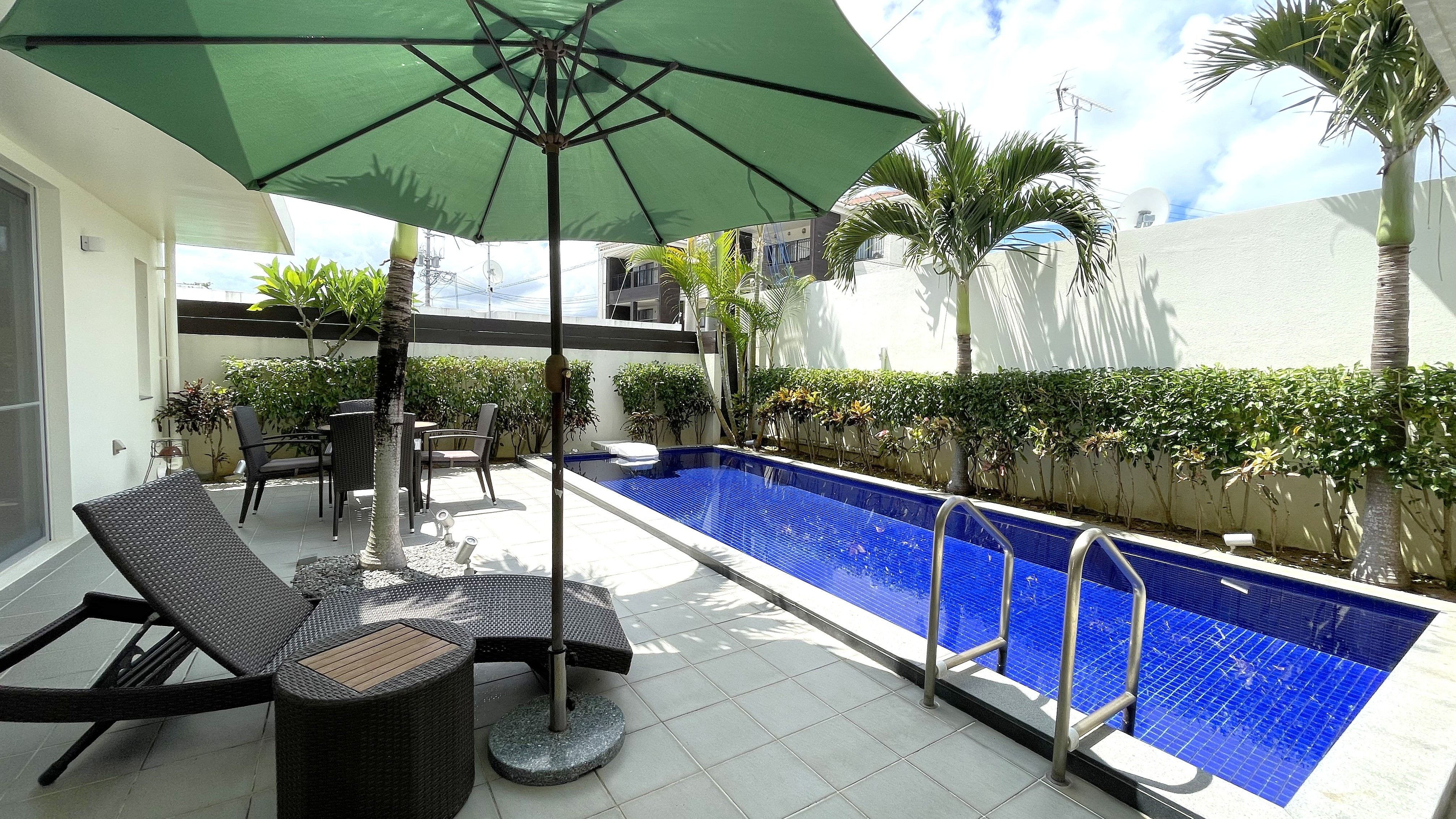 【ORCHID：プライベートプール】BBQ可能なテラスに隣接！プールサイドでの食事を楽しめます。