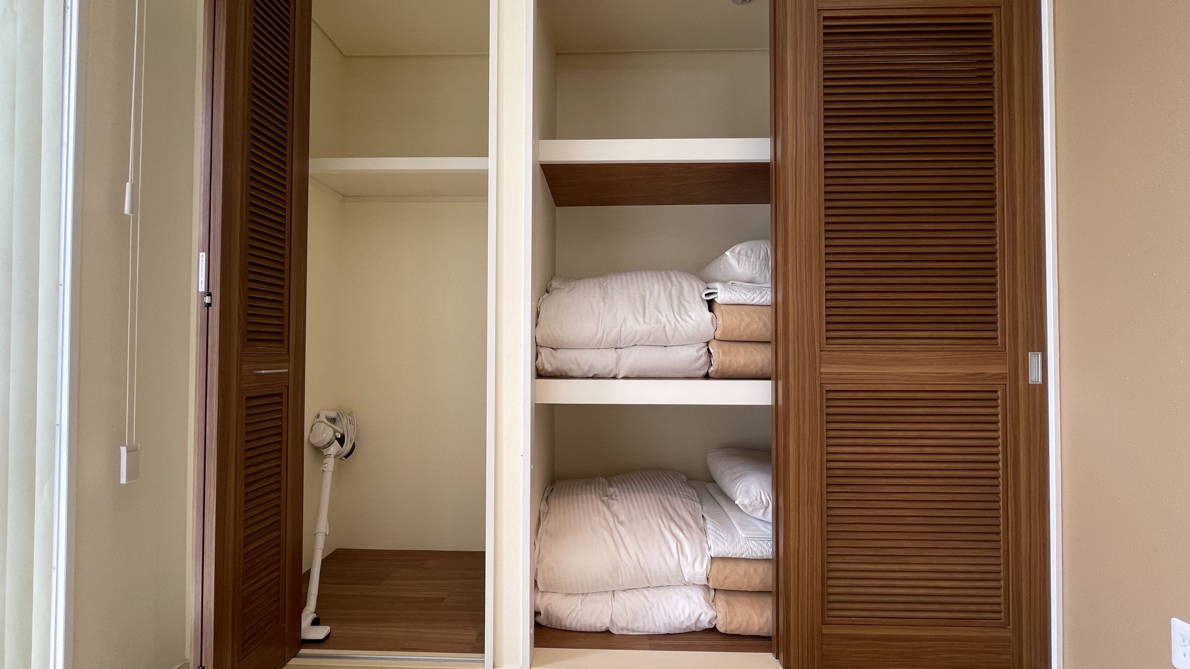 【PLAGE：和室】広々とした収納スペース。長期滞在や大人数の宿泊も快適。