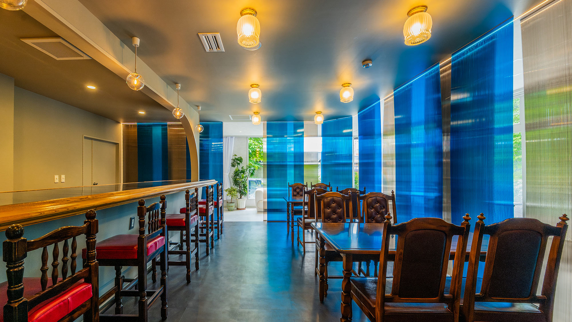 ・【コワーキングスペース】レトロな雰囲気漂うワーキングスペース。旅先でも仕事が捗ります