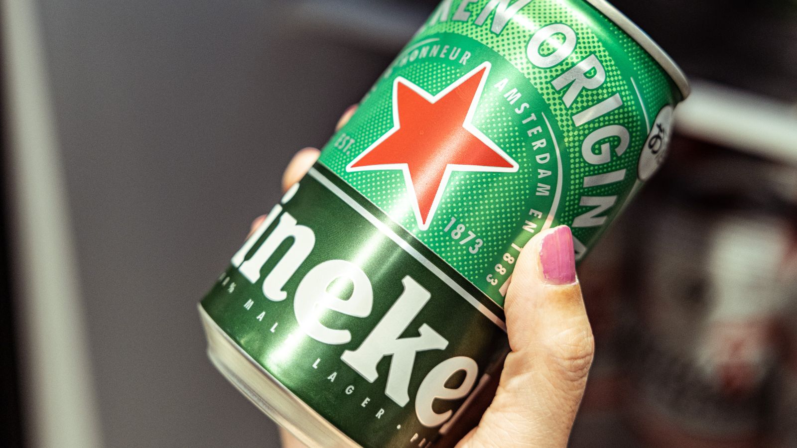 【コワーキングスペース】仕事後の一杯に。ペイフォワード形式でビールを楽しめます。