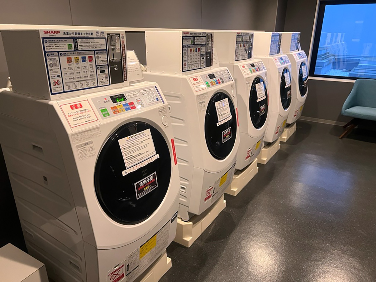 2F コインランドリー