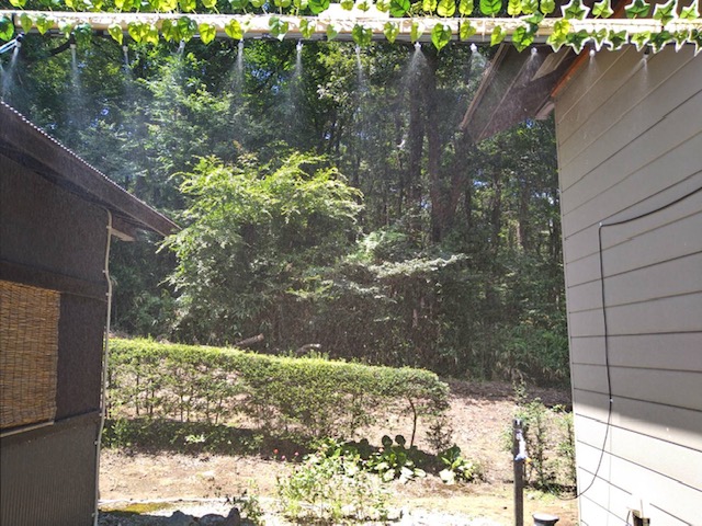 コテージＥ棟に設置したミストシャワー