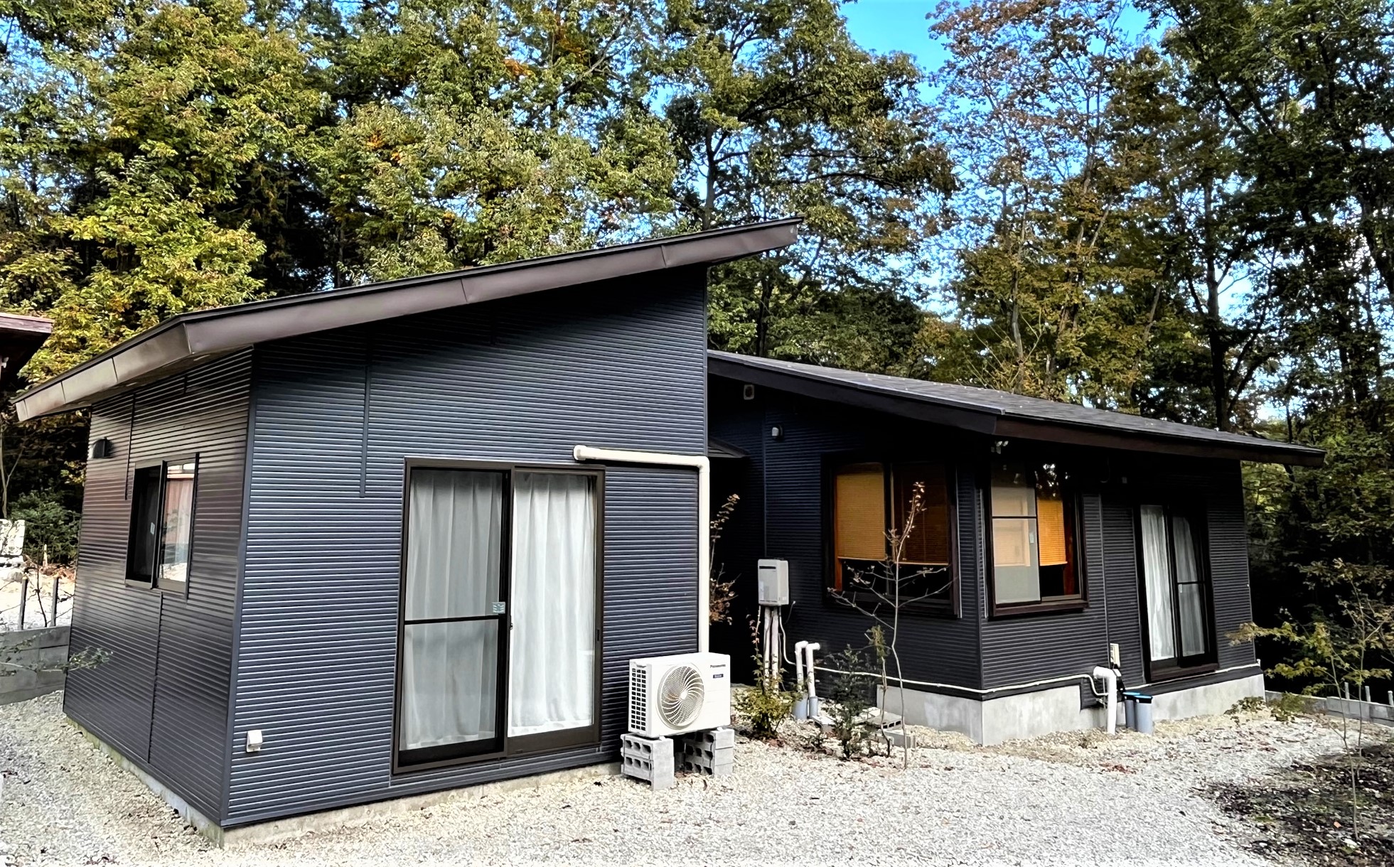 R棟　R棟　庭側からの全景