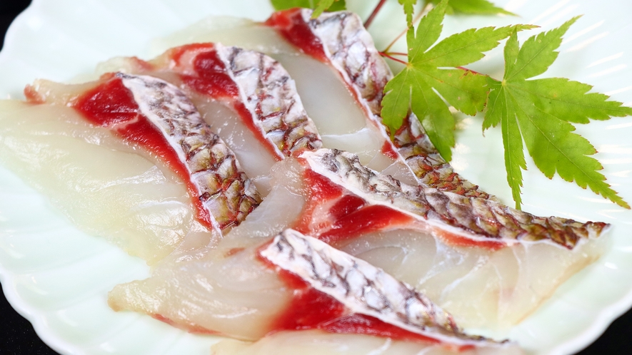 #杏コース-夏・秋-　鯛しゃぶの食感も楽しみのひとつ