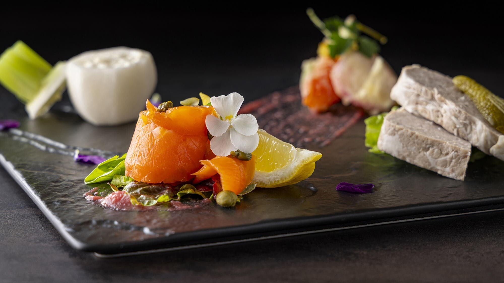 ◆クラブラウンジ｜日替わり前菜4種盛合せ（ナイトタイム）※写真は一例