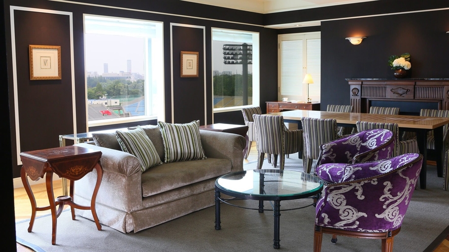 ◆Royal Suite｜スイートルームの客室はよりエレガントに上質な大人の空間へと導きます。