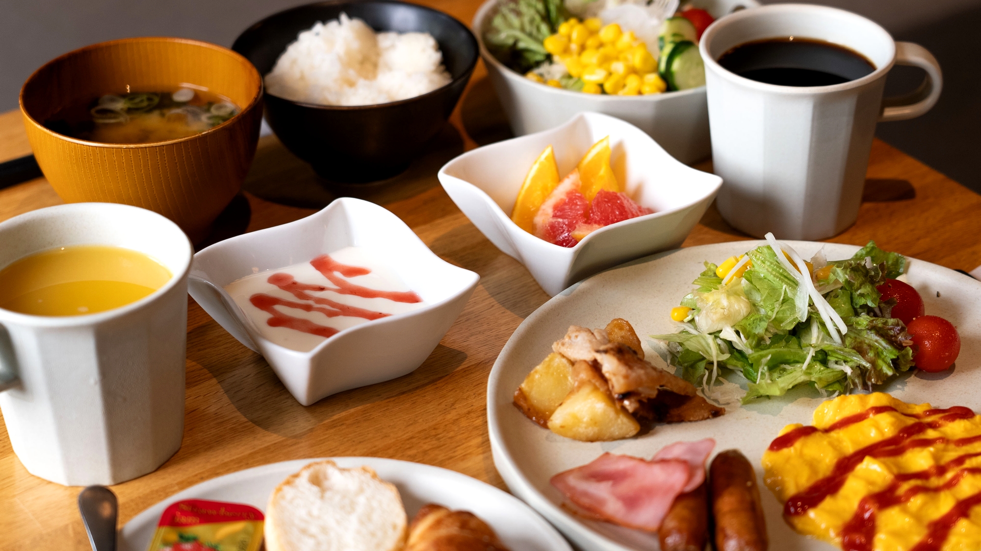 彩り豊かで、温かい作りたてのご朝食をどうぞお楽しみください。