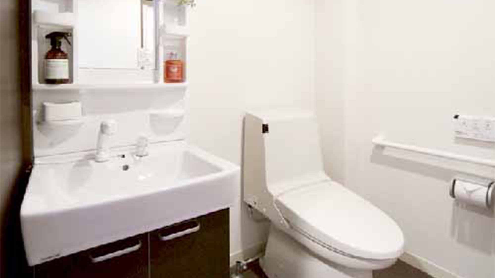 ・客室内にある温水洗浄機能付きトイレ