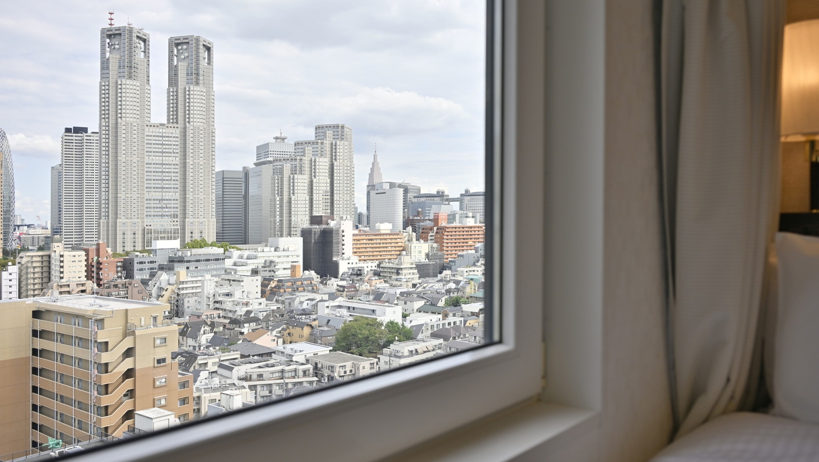 【高層階シティビュー・素泊まり】●17階以上の高層階からの夜景を満喫　●大浴殿・露天風呂完備　