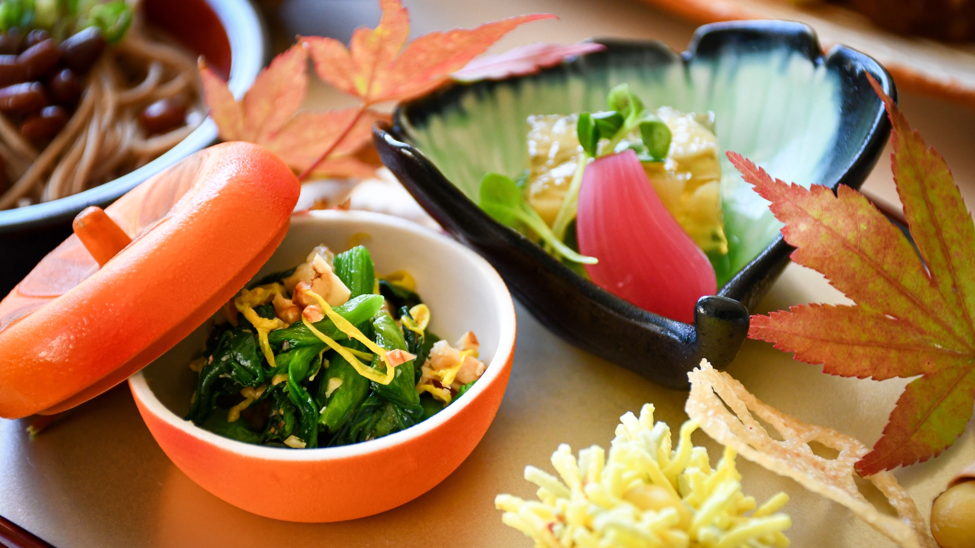 細部までこだわったお料理の数々。山陰の味わいを、秋の装いで。