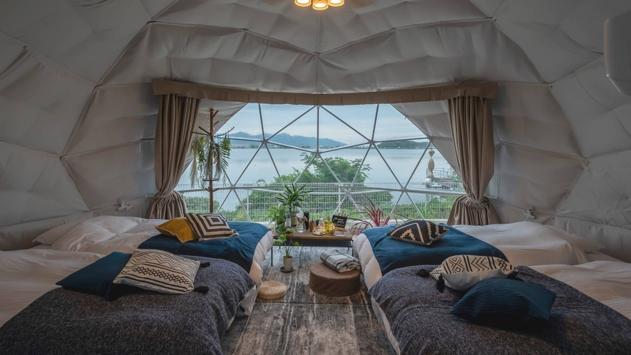 大型のドーム型のテントは空調完備で一年中快適♪