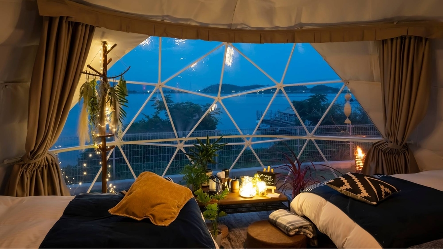 夕暮れ時のドーム型テント内はとっても幻想的な雰囲気♪
