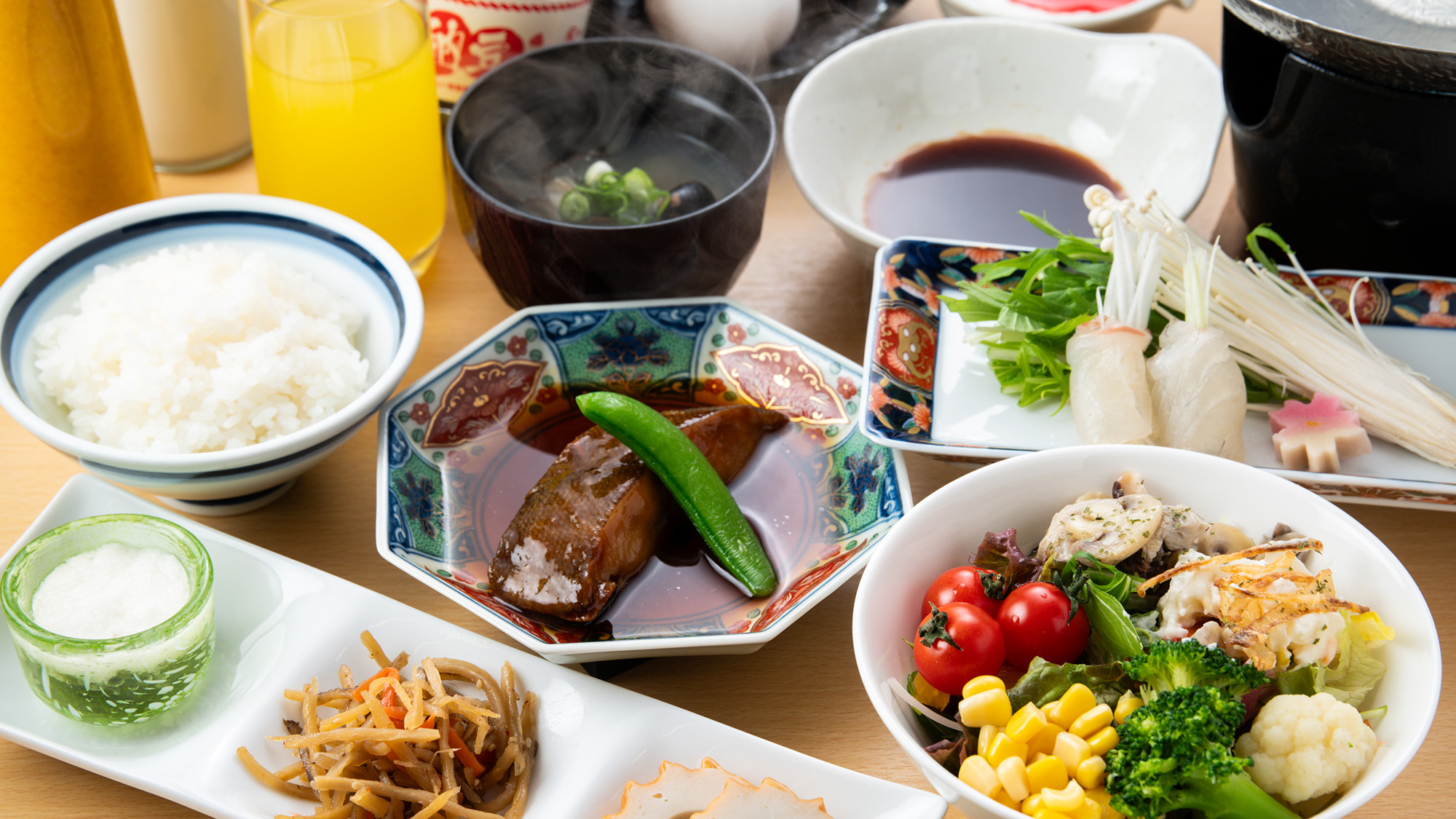 しじみ汁やカレイの煮つけが自慢の山陰ならではの朝ごはん