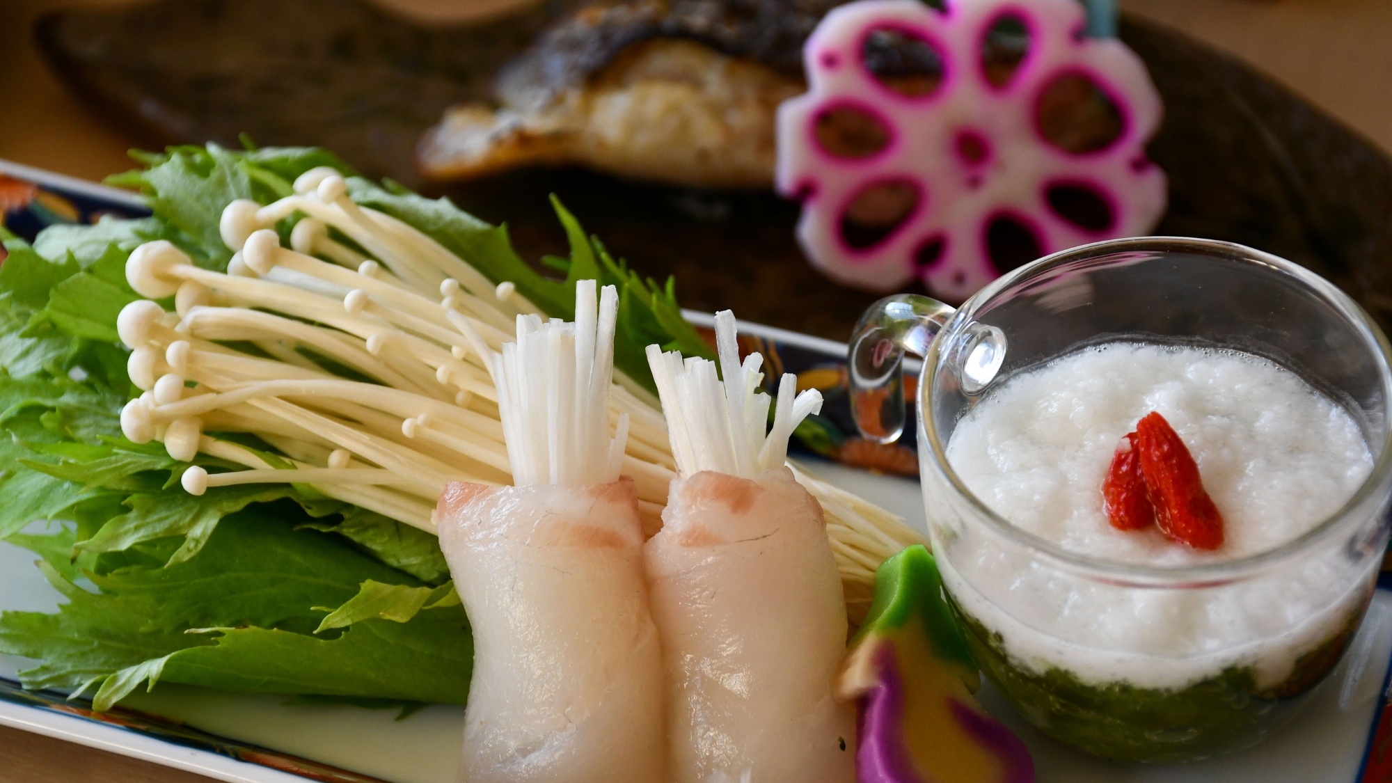 海鮮と野菜をしゃぶしゃぶで。身体を内からあたためる優しい味わいの和朝食です。