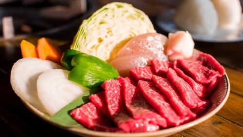 【ゴルフパック◆1泊2食付き】ゴルフ当日1ラウンドプレー！1人乗りカート付◎夕食は手ぶらでBBQ♪