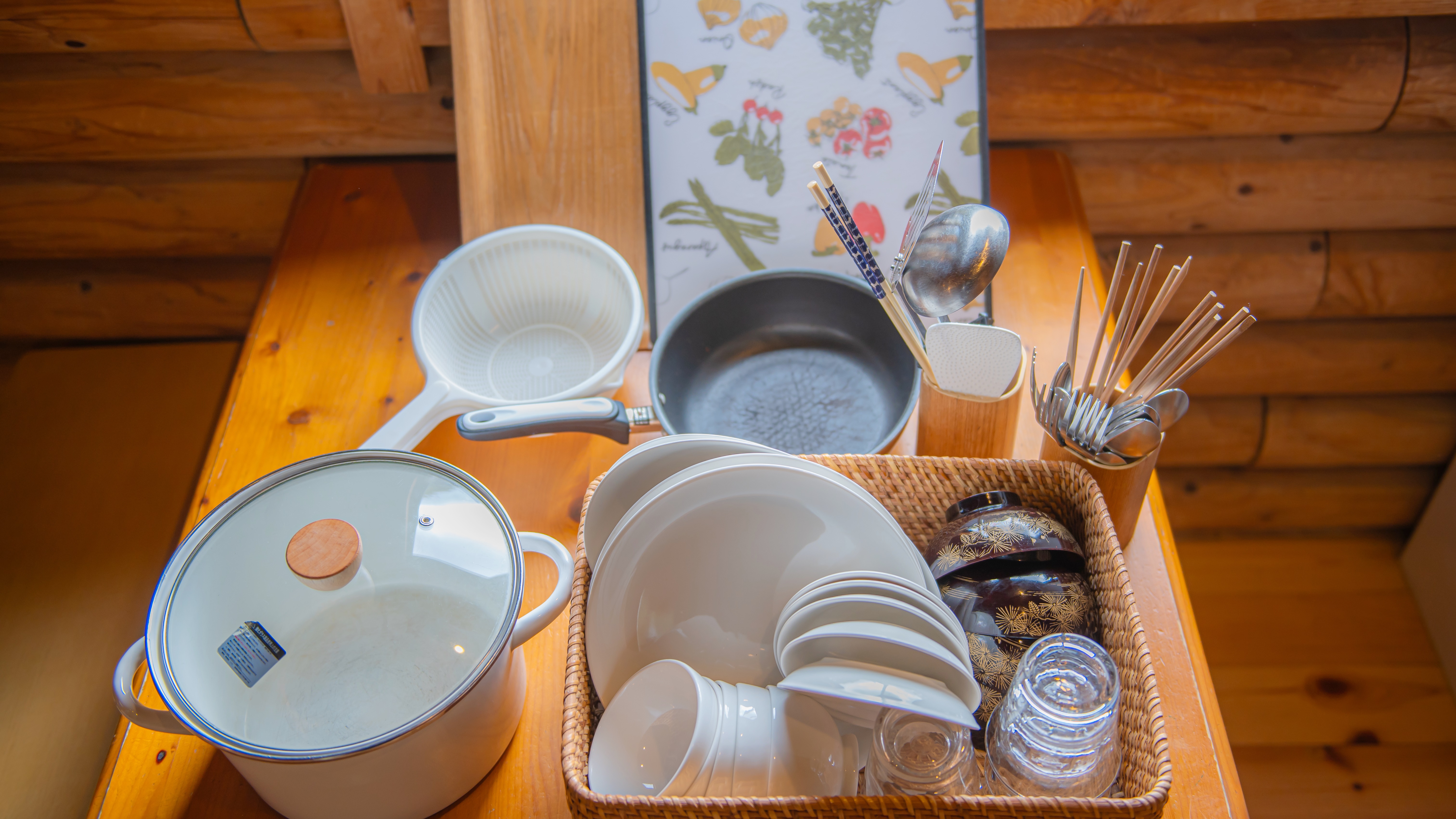*【ログハウス一例】備品：食器