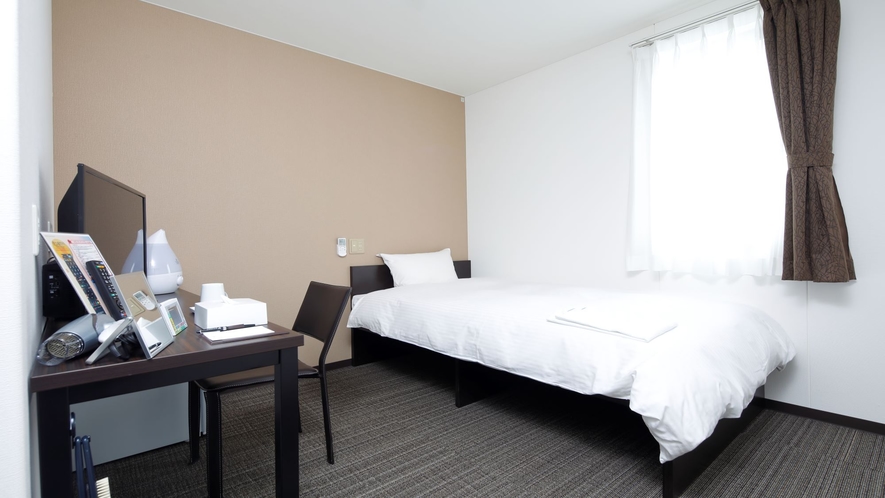 客室シングルルーム　12㎡の空間を最大限に活用した、コンパクトながら機能性あふれるお部屋です♪