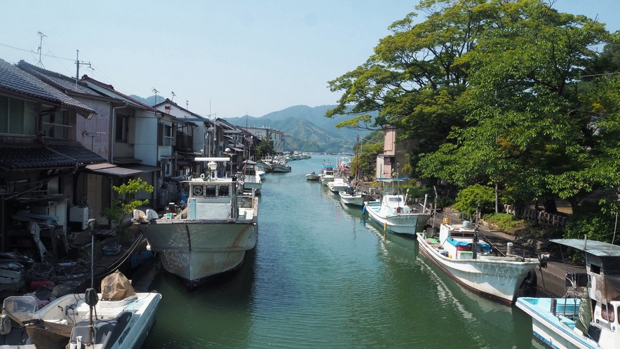 昔ながらの漁師町エリア「吉原入江」昔ながらのレトロな風景を楽しむことができます　徒歩13分