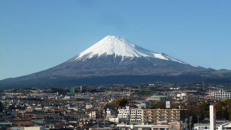 ホテル屋上からの富士山全景