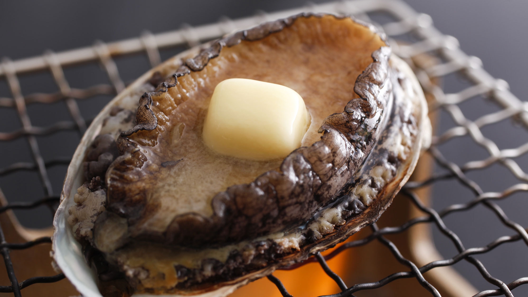 【個室料亭】淡路島えびす鯛や淡路牛など季節の厳選食材を詰め込んだ料理長のスペシャリテ