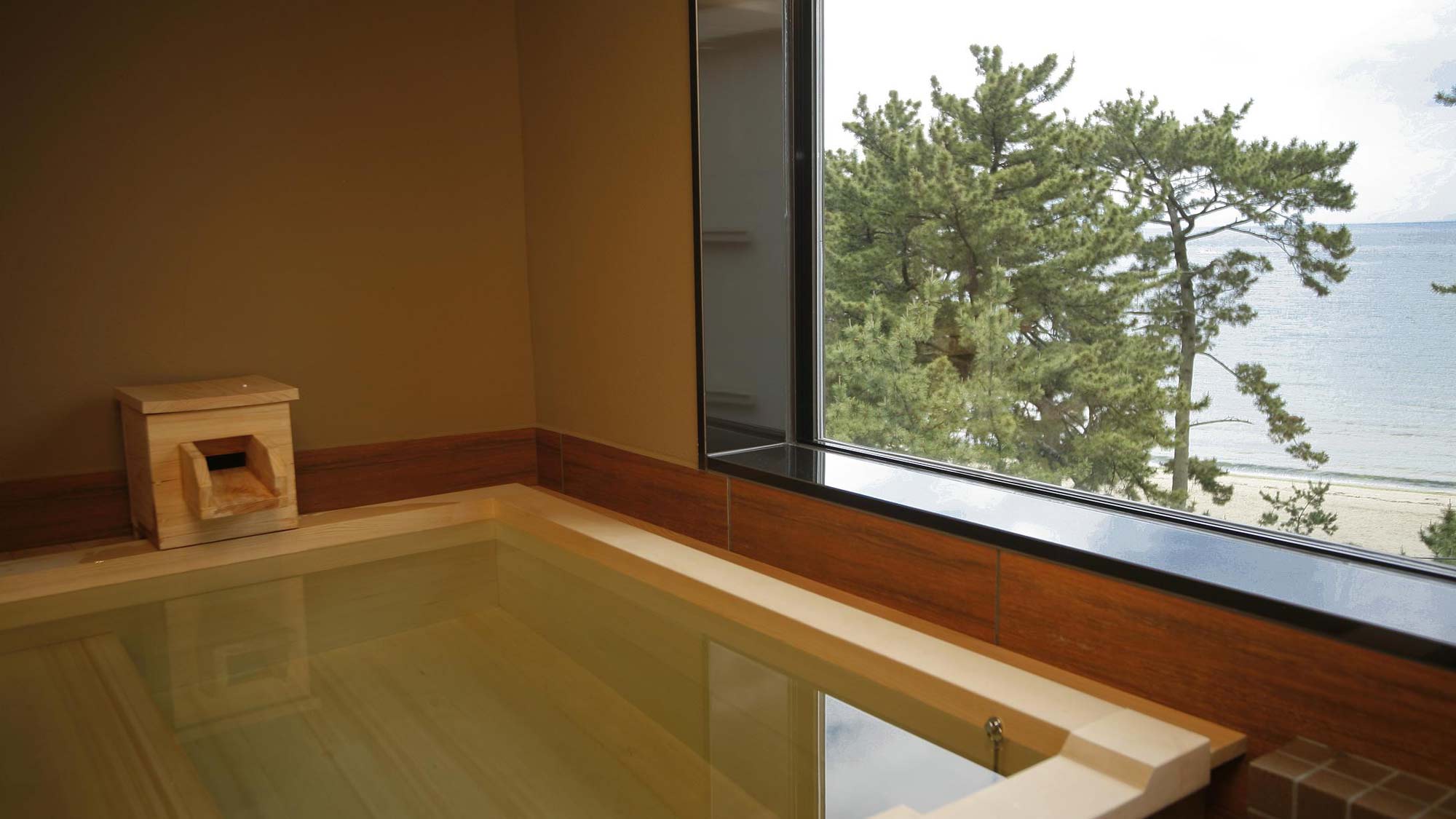 【和みフロア】展望檜風呂付特別室Bの浴室