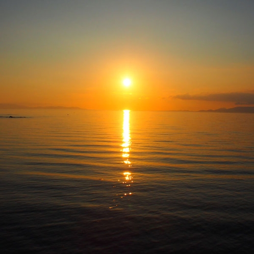 鯨道海岸に沈む夕日☆癒される風景です☆
