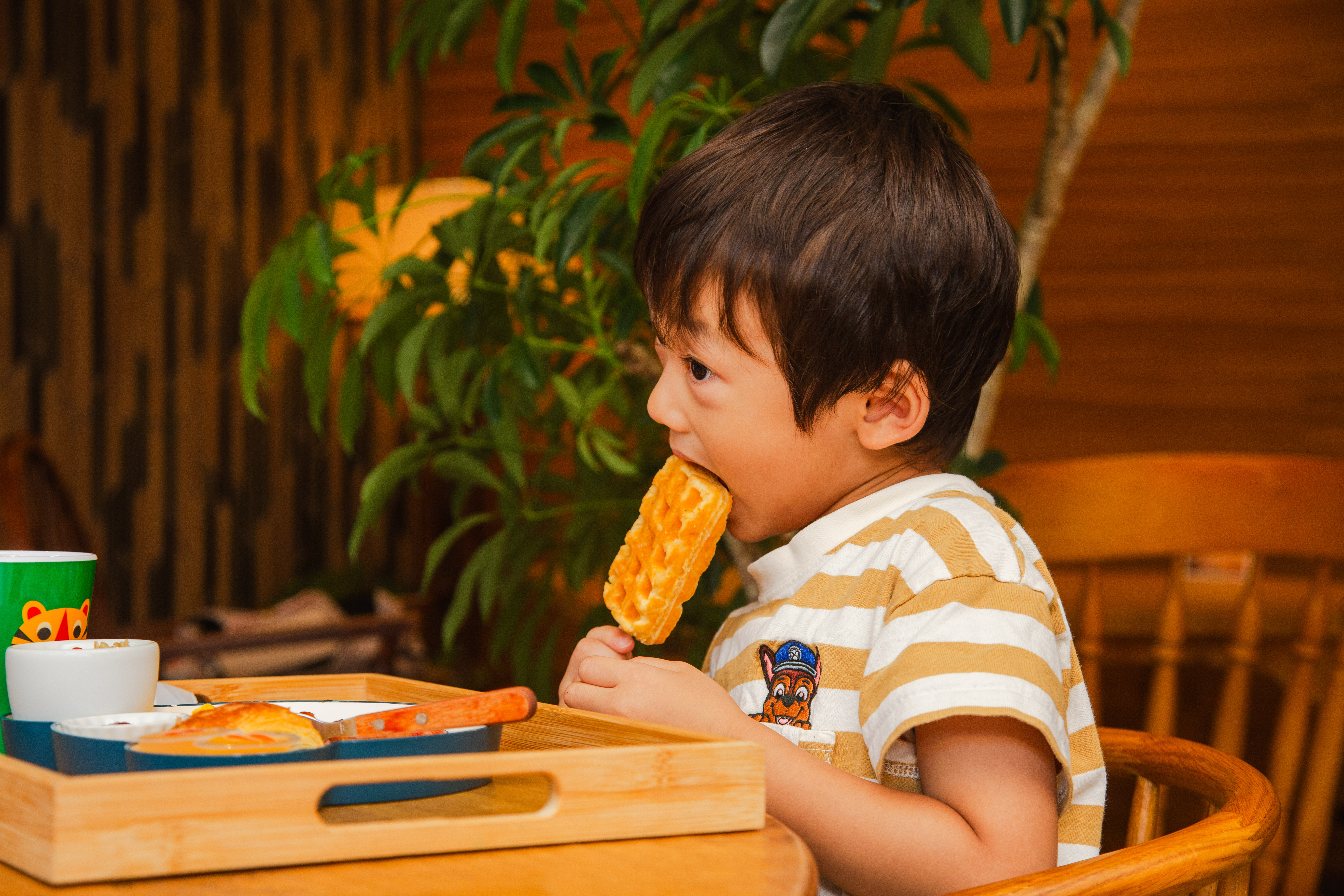 朝食のワッフル