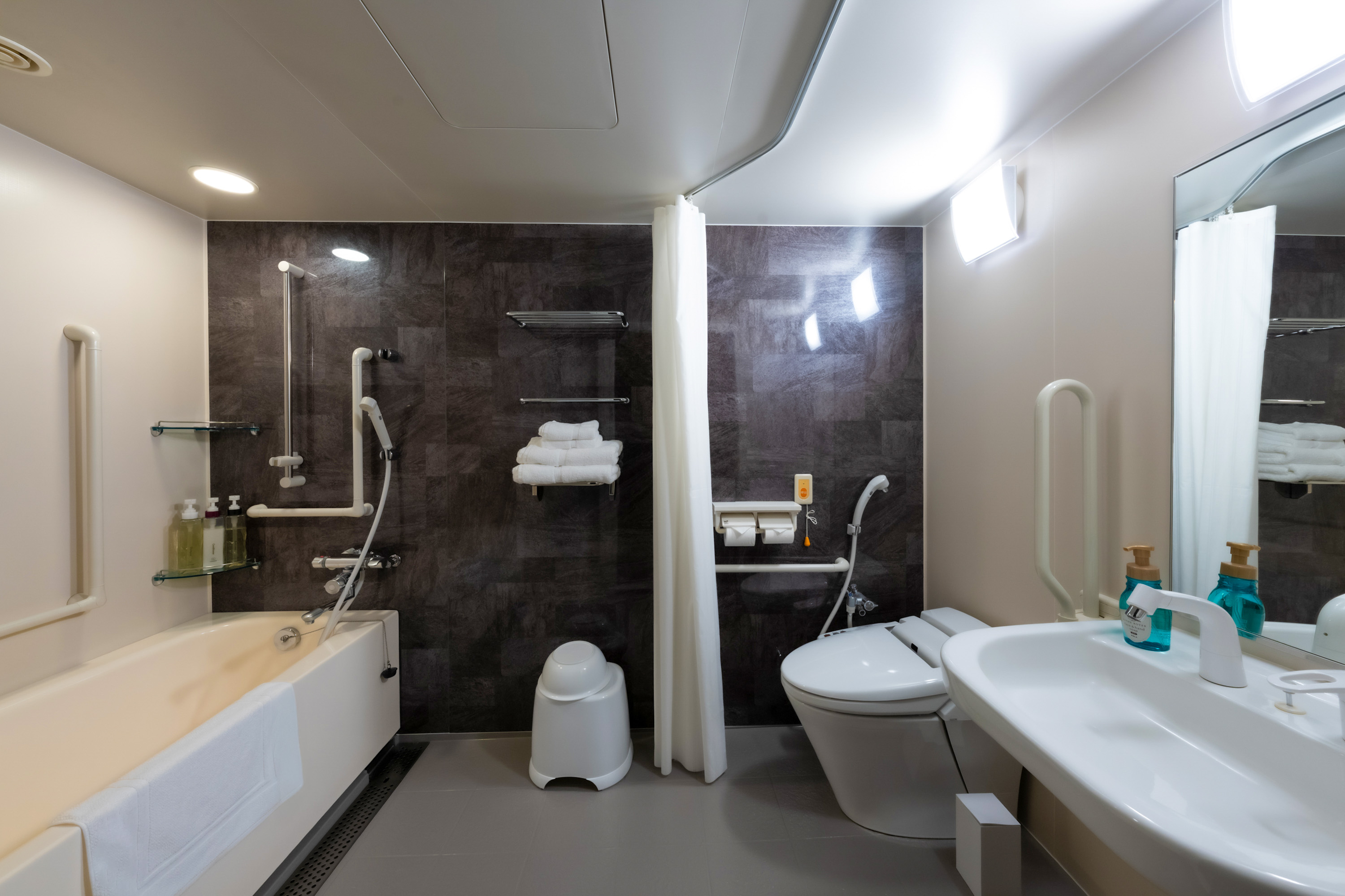 バスルーム（ユニバーサルツイン）