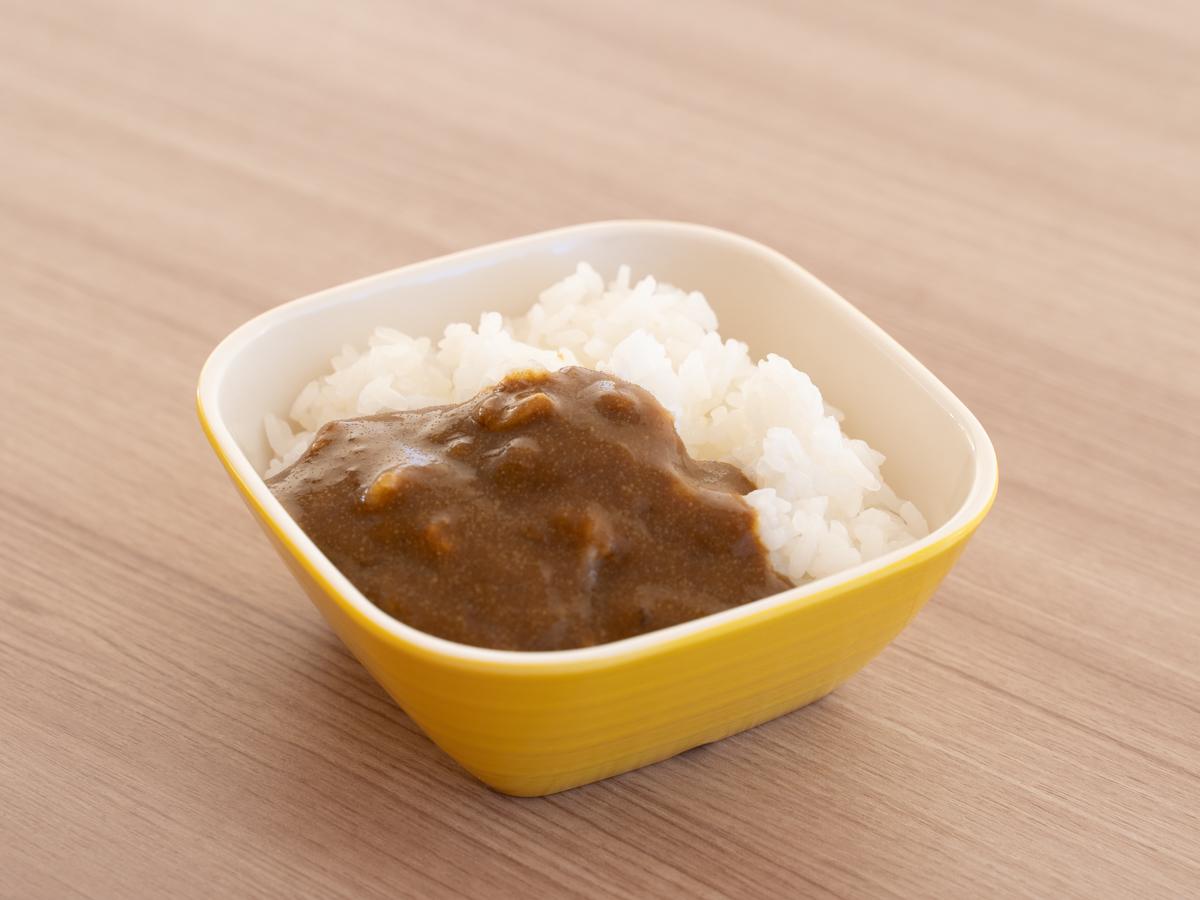 【レギュラーメニュー】スパイシーな辛さが好評！カレーライス