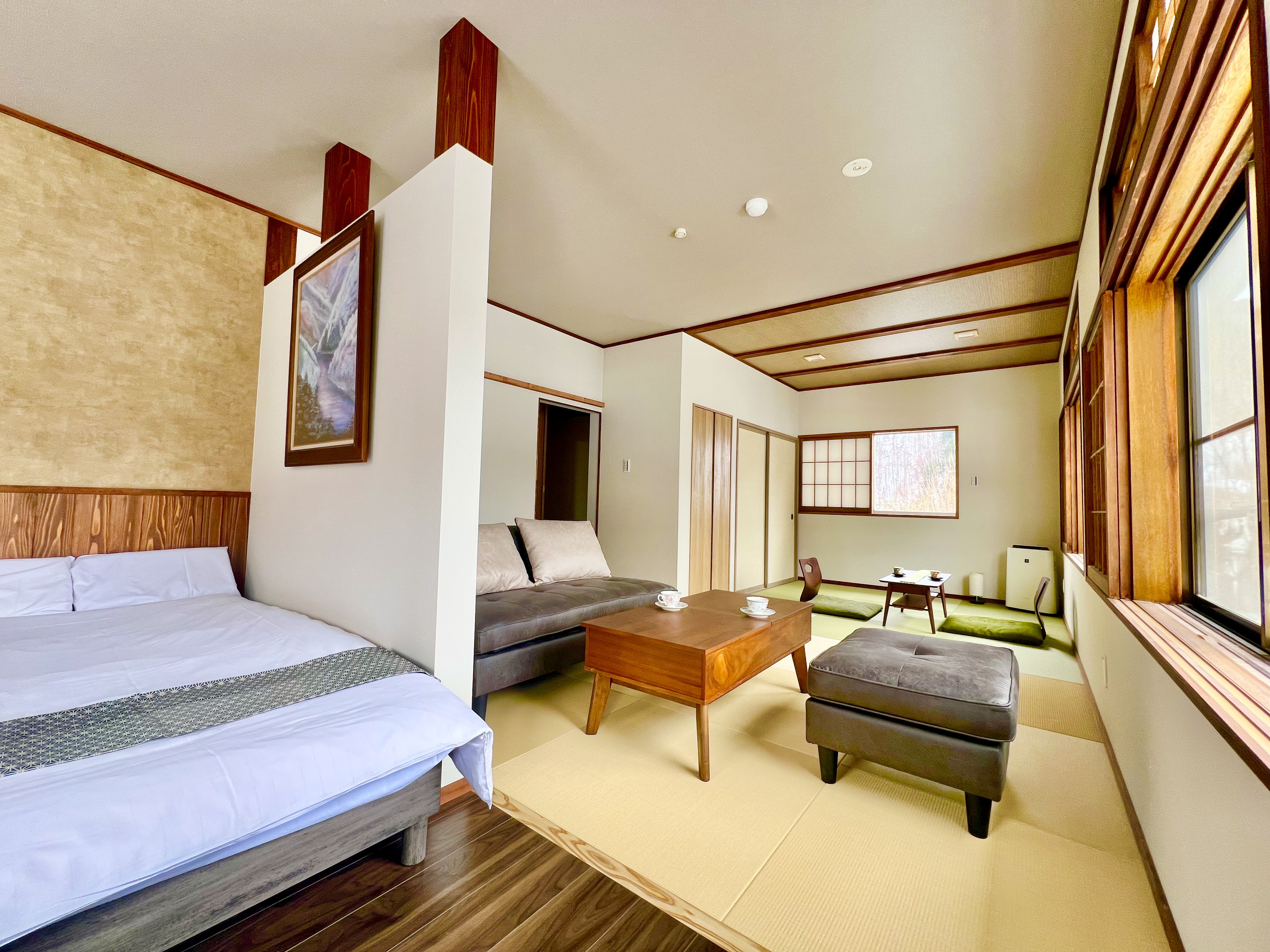 201号室　寝室より