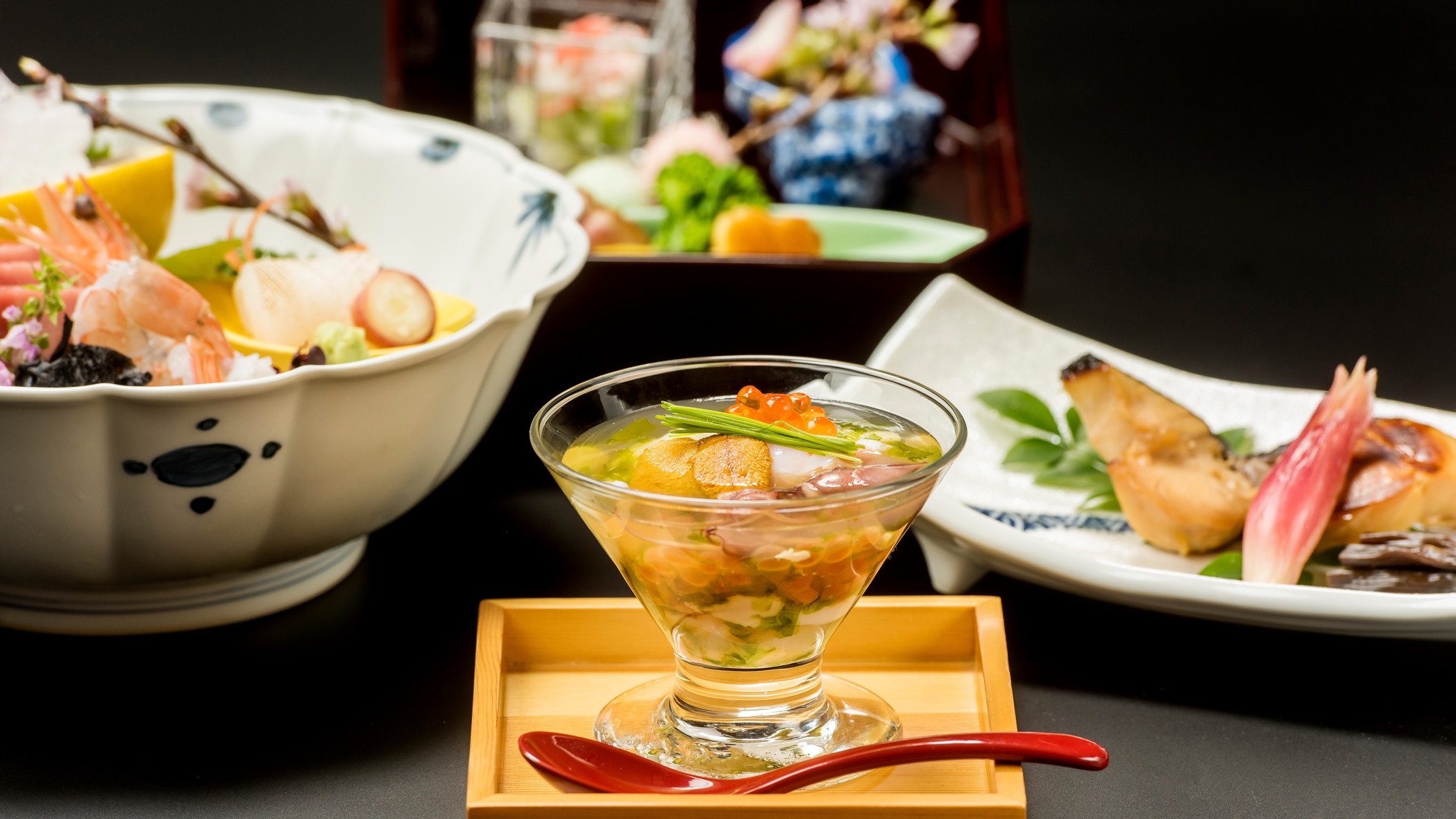 【吟味少量】会席料理とワンドリンクで乾杯♪　お部屋食で貸切風呂のある全五棟の離れ　山家荘　