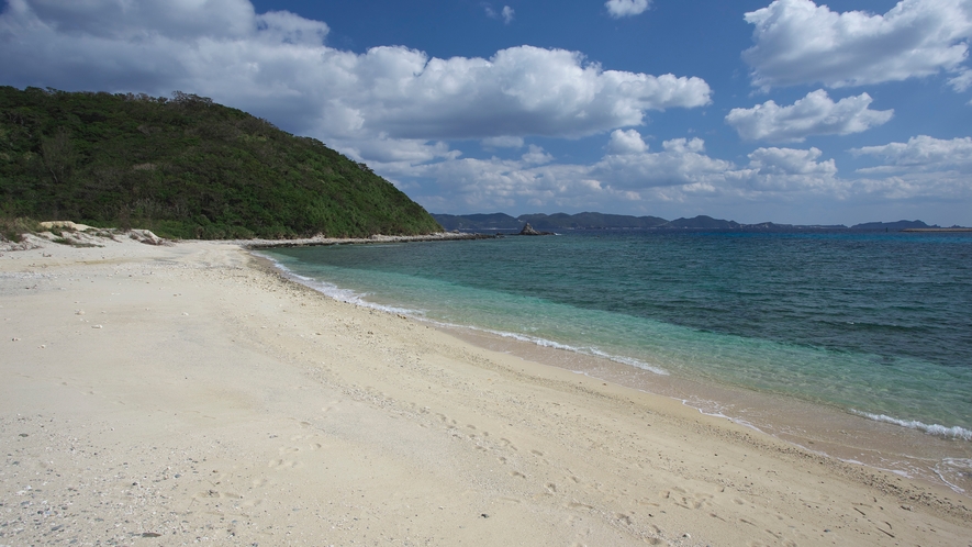 座間味諸島阿嘉島 阿嘉ビーチ　©OCVB