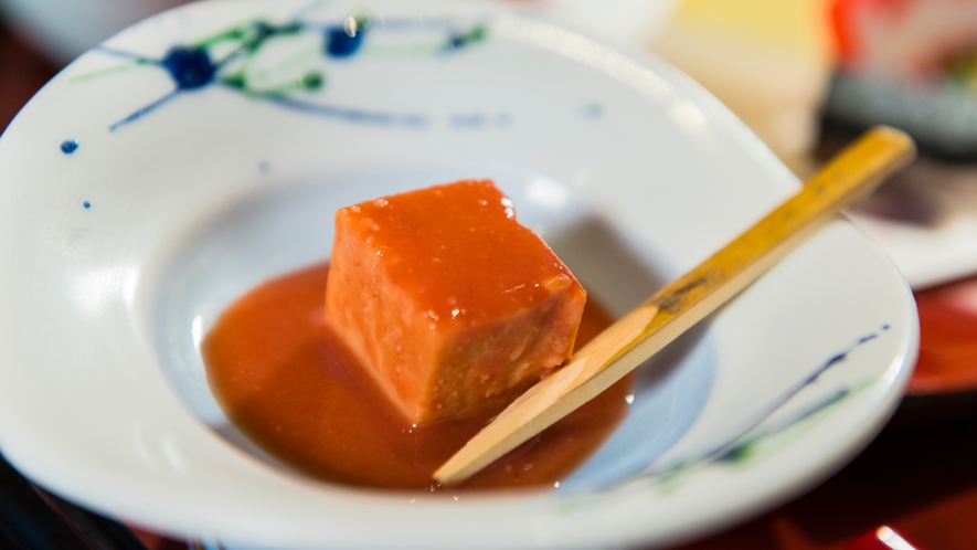 琉球料理　豆腐よう　©OCVB