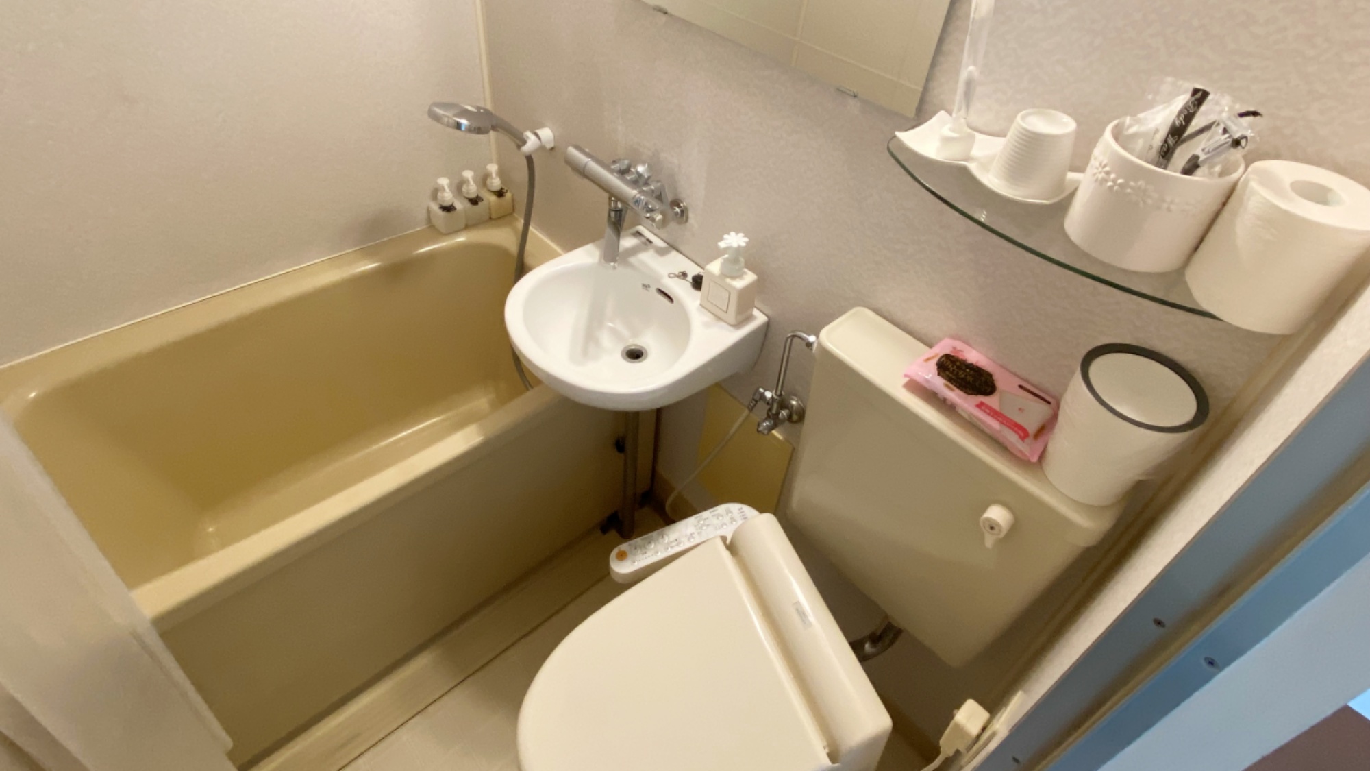 【3階客室共通】禁煙・喫煙共通のユニットバス一例。旅の疲れを癒してください♪