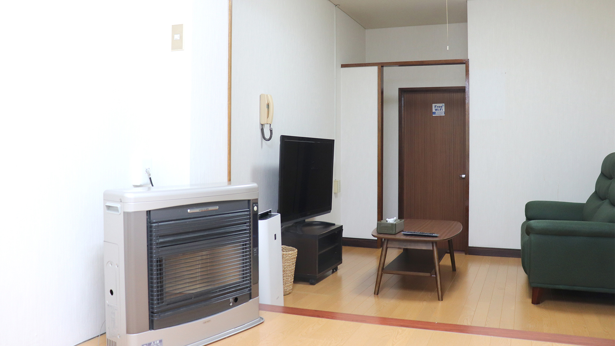 【ラージシングル】ソファーでおくつろぎください