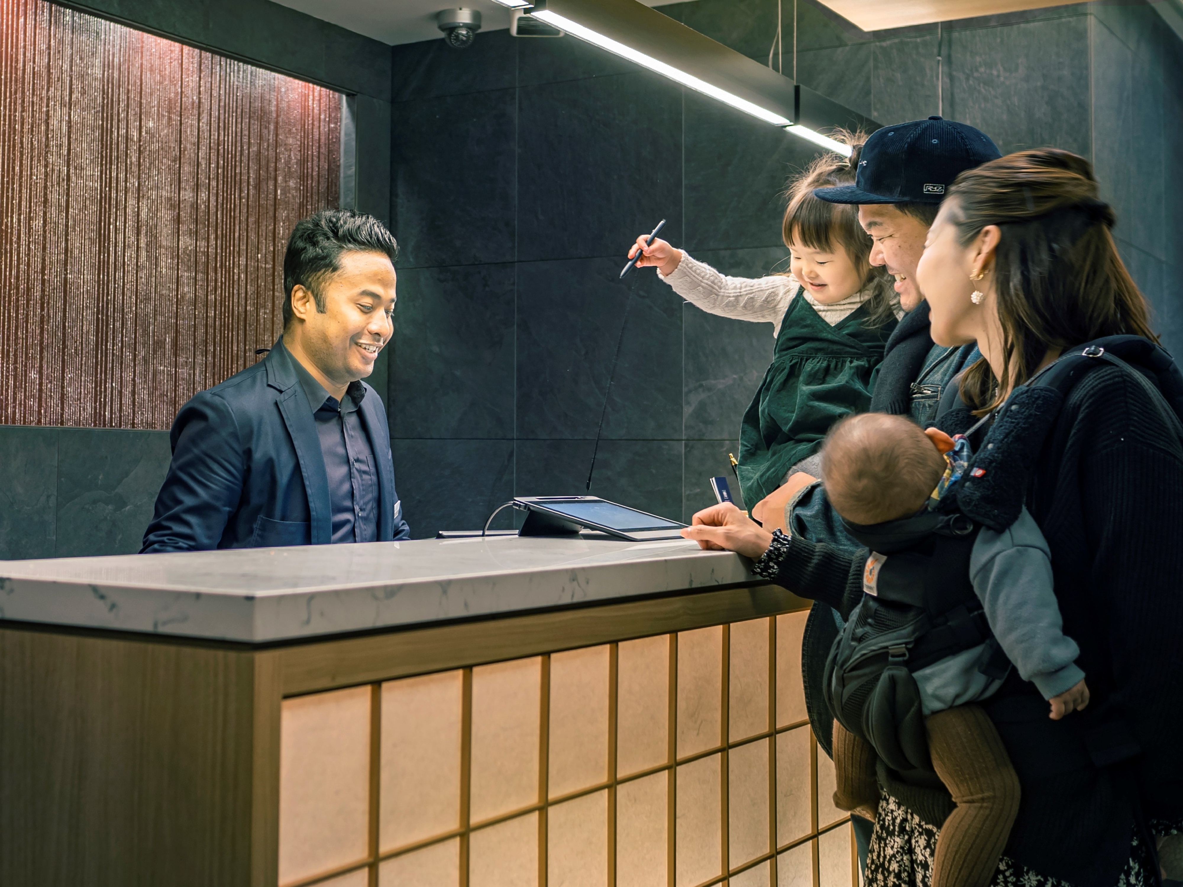 お待ちしております。