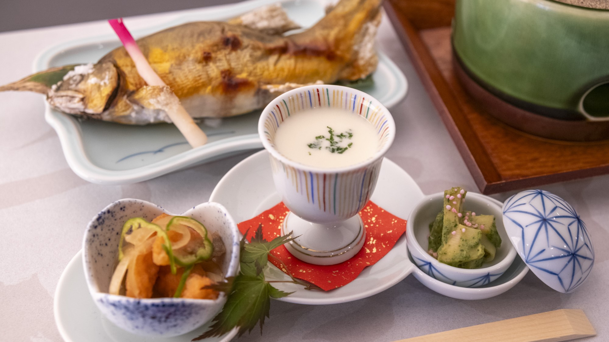 ご夕食一例：紀伊半島の恵みを活かした四季折々の美味。