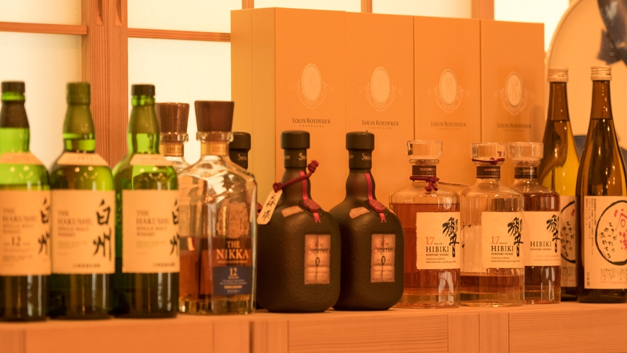 奈良県の地酒から谷瀬の焼酎、ウイスキーなどお好みのお酒を各種取り揃えております。