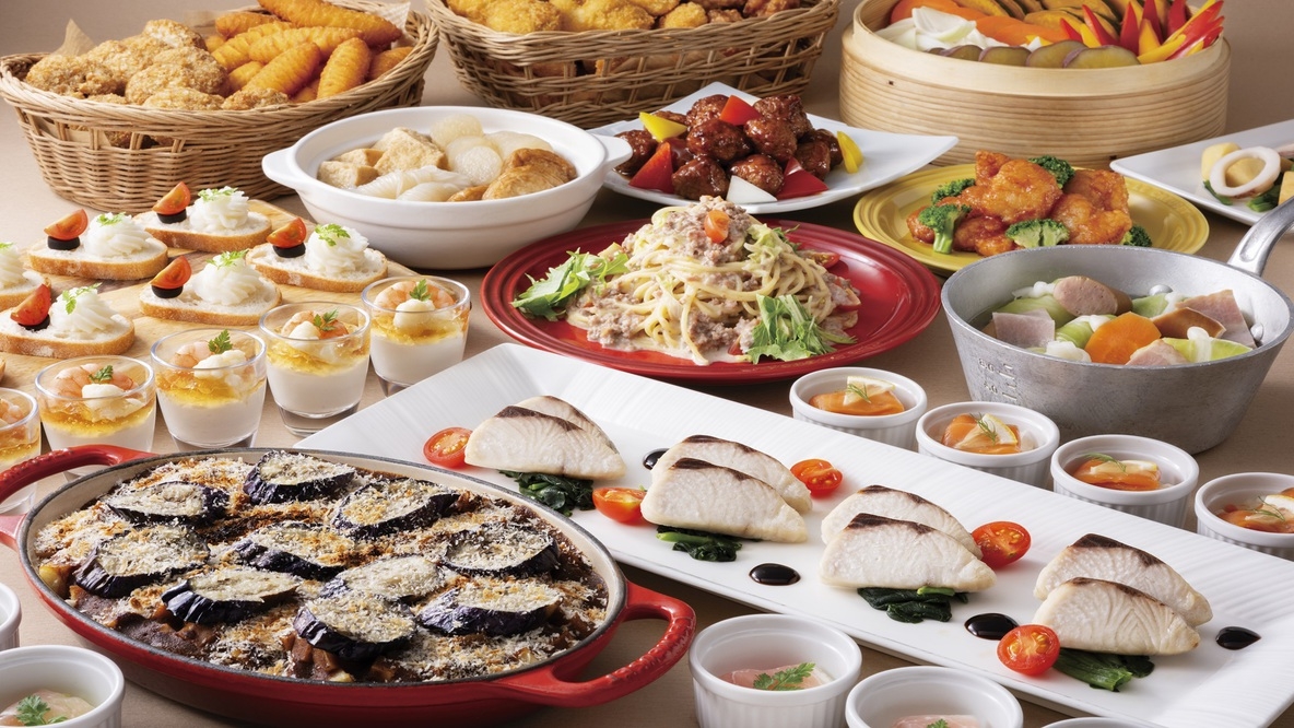 ＜夕食18:00＞「ブールヴァール」で楽しむ選べるメインとハーフビュッフェ（夕朝食付き）