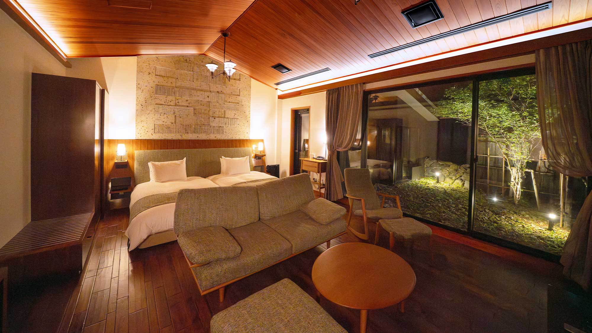 【別邸／50平米】静かで解放感のある平屋づくりの半露天風呂付のお部屋です。