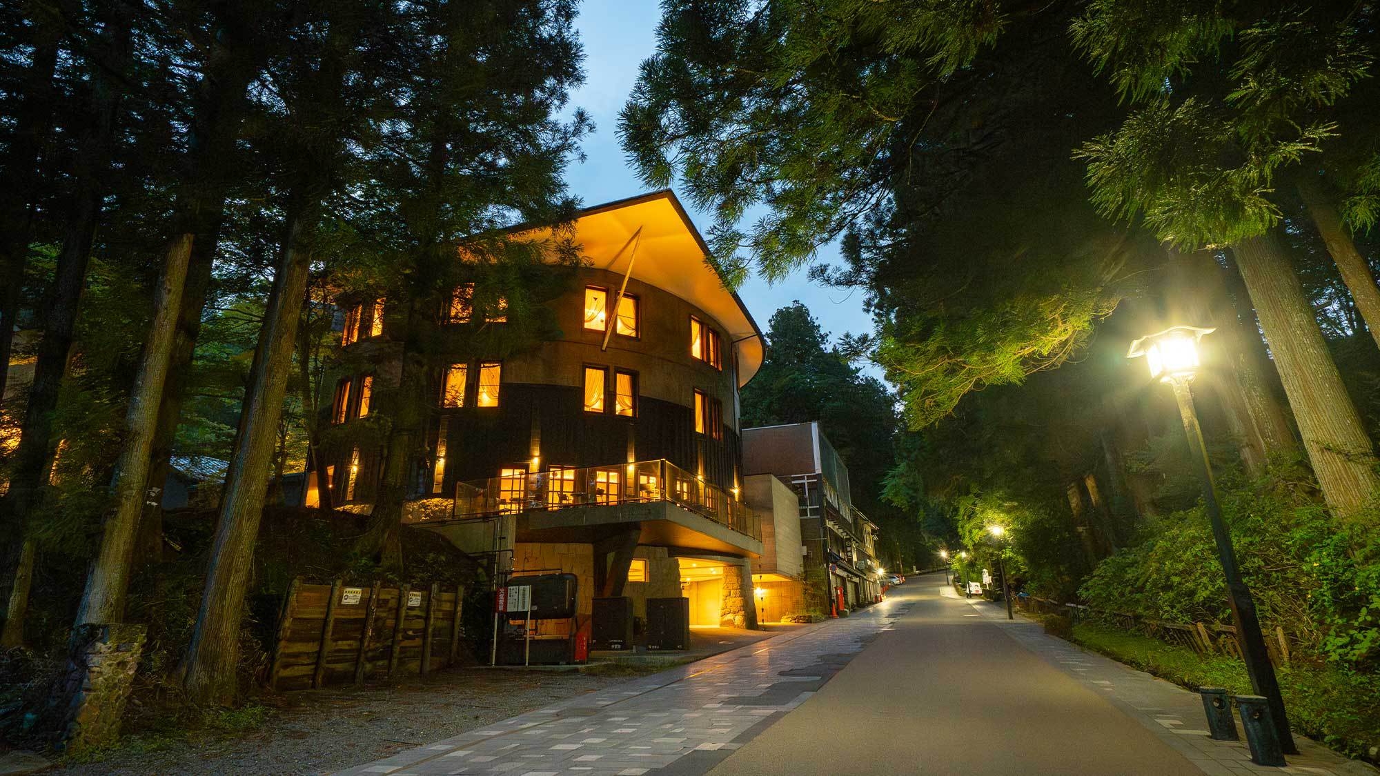 【8周年記念プラン】滞在中オールインクルーシブ。日光フレンチ×ソムリエによるペアリングを堪能／2食付