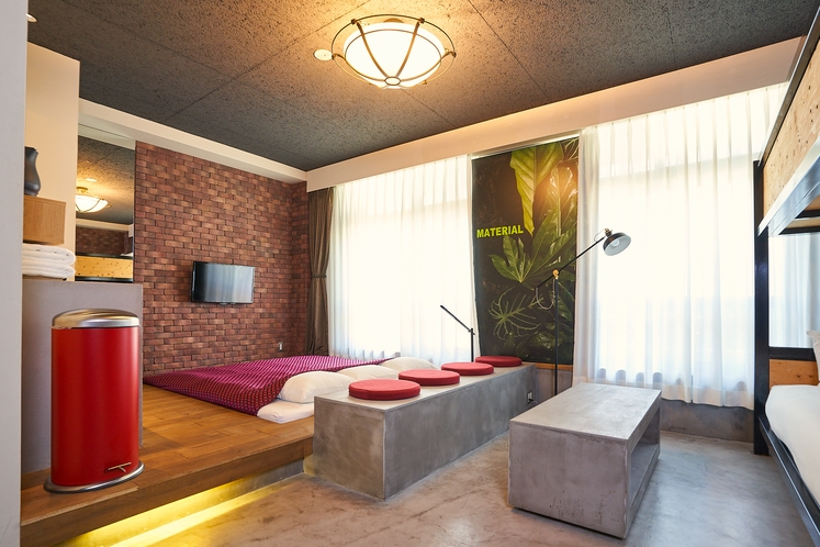 アートと居心地の良さを融合したスタイリッシュな空間を提供する「ホテルマテリアル」。