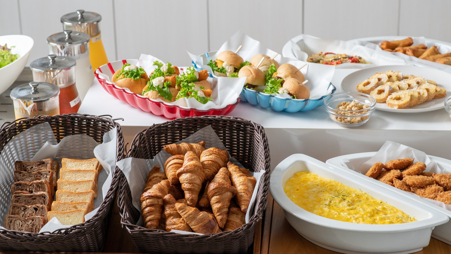 朝食ビュッフェ