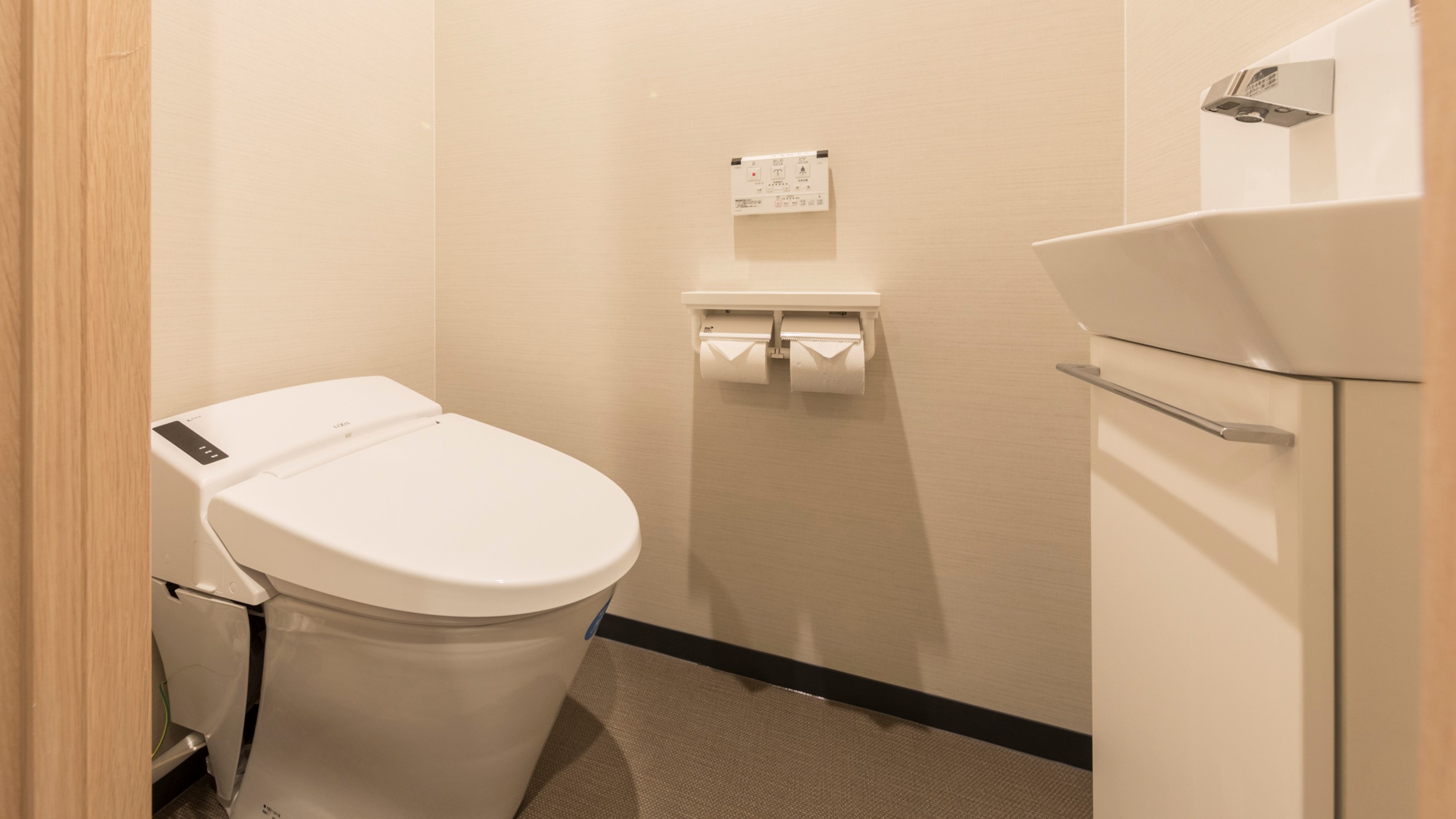 ■ステイプレミア|バスルームはトイレと別のセパレートタイプをご用意しております